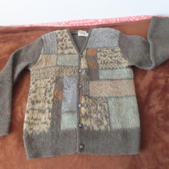 Vintage 60s 70s mcdonalds  virgin wool kid Mohair cardigan sweater Small - Picture 1 of 4